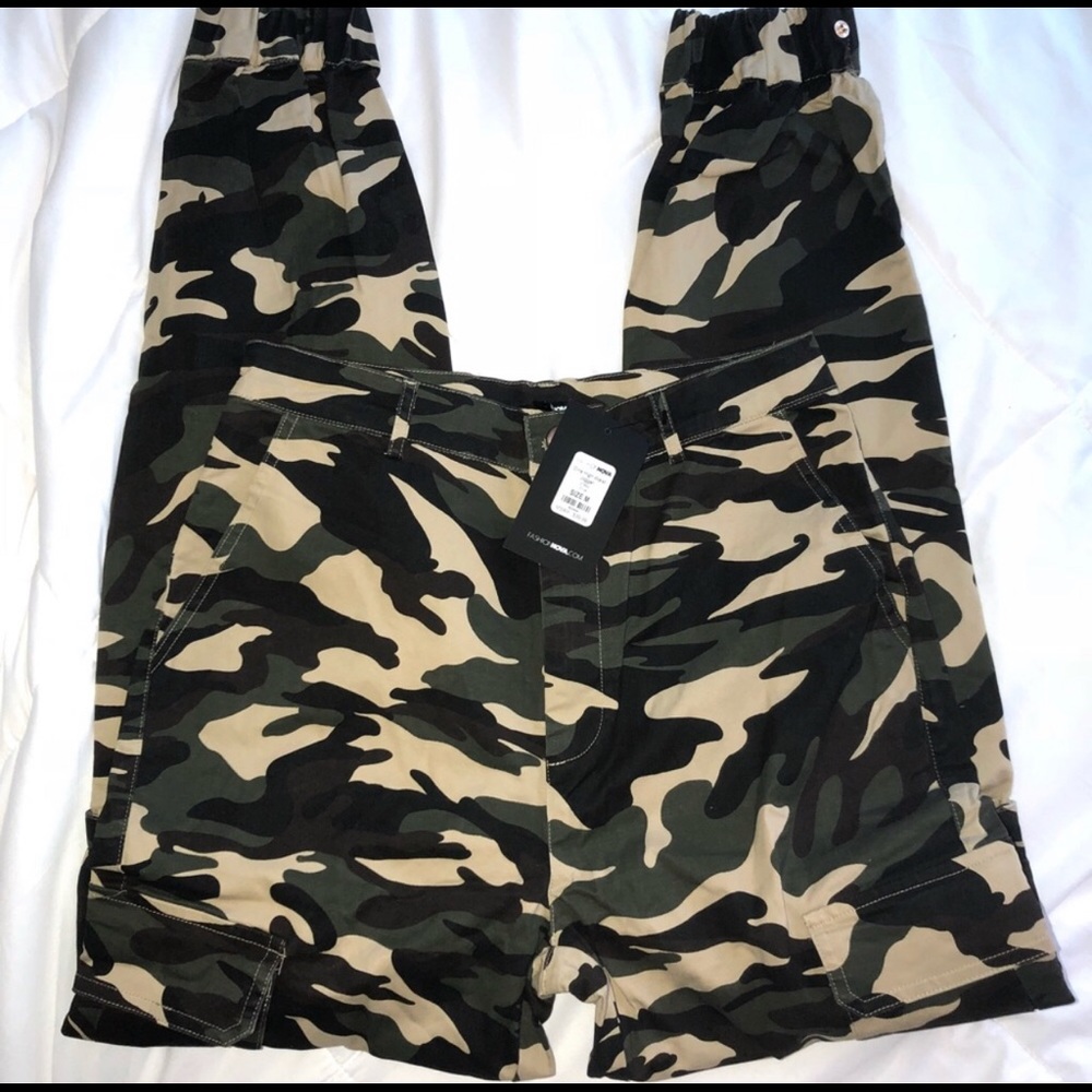 Fashion Nova camo pants - Picture 3 of 8